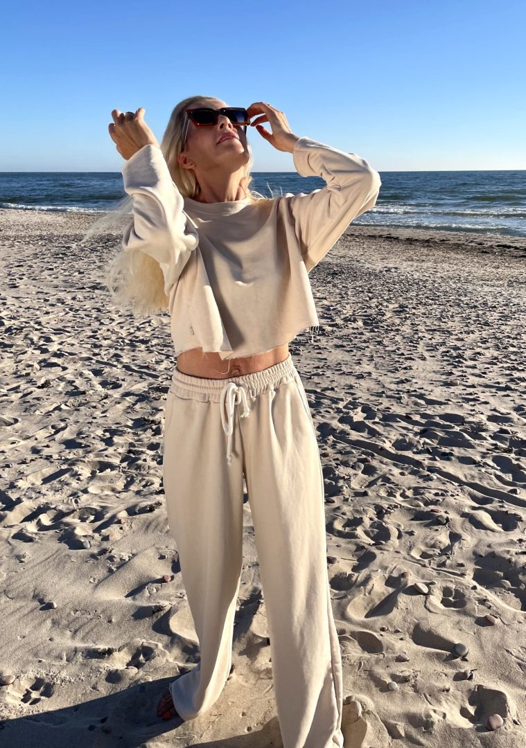 J.Bloom Crop top džemperio ir plačių kelnių kostiumas 6
