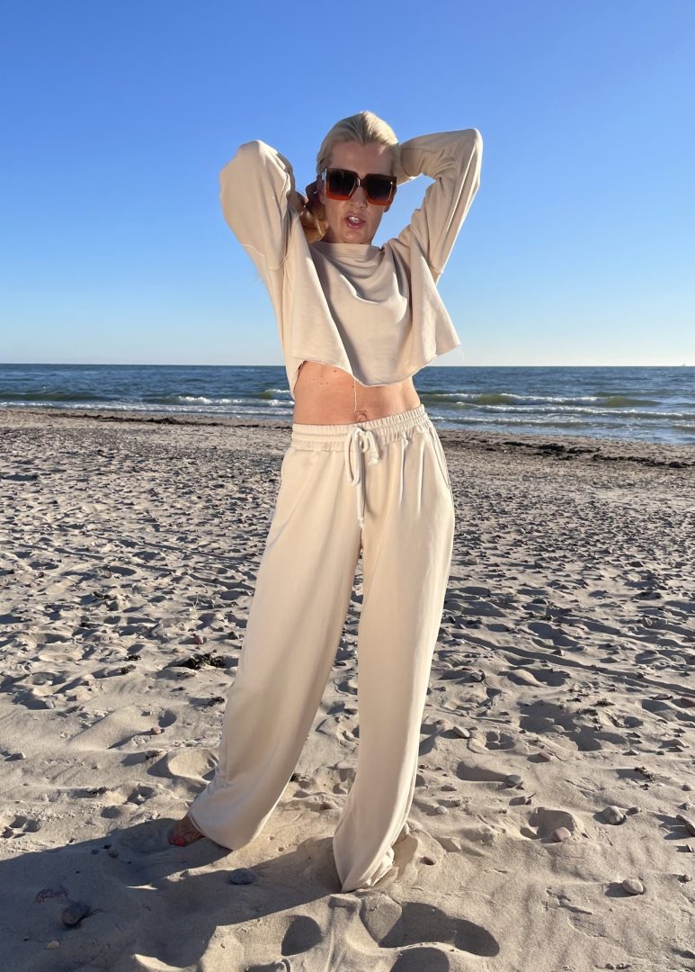 J.Bloom Crop top džemperio ir plačių kelnių kostiumas 5